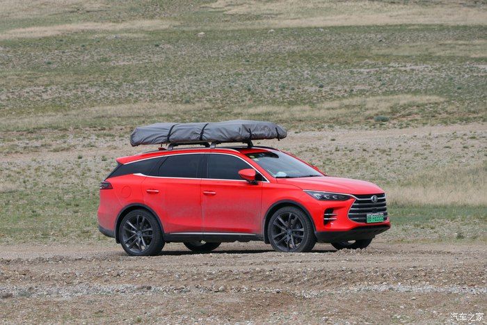 自驾比亚迪唐新能源新藏线阿里到日喀则风雨变幻，景色变化突然