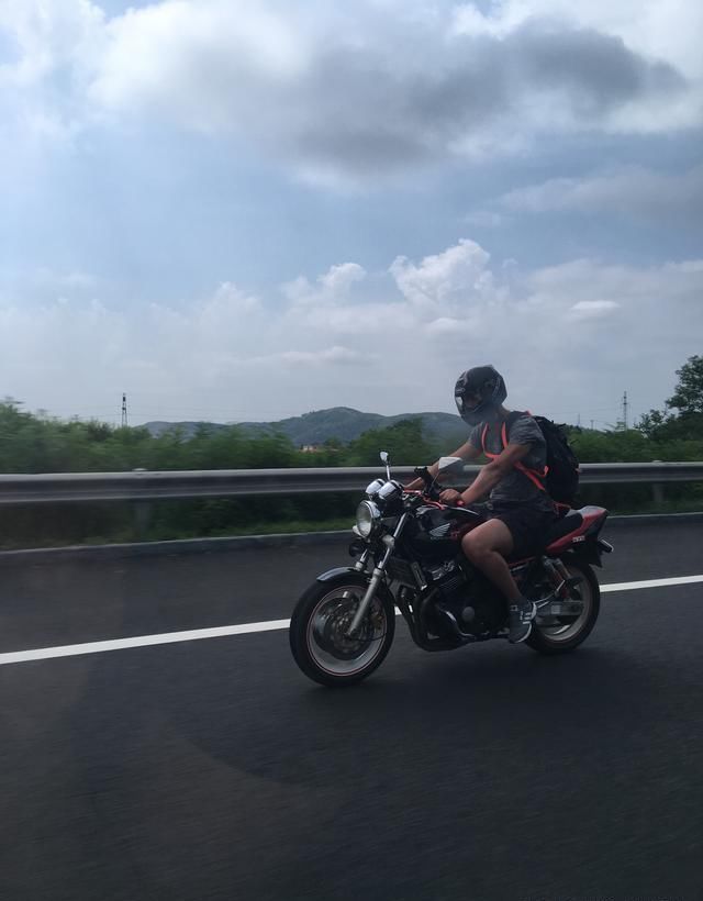 一家三口自驾北方05天：边陲小城集安，在鸭绿江边看两个不同世界