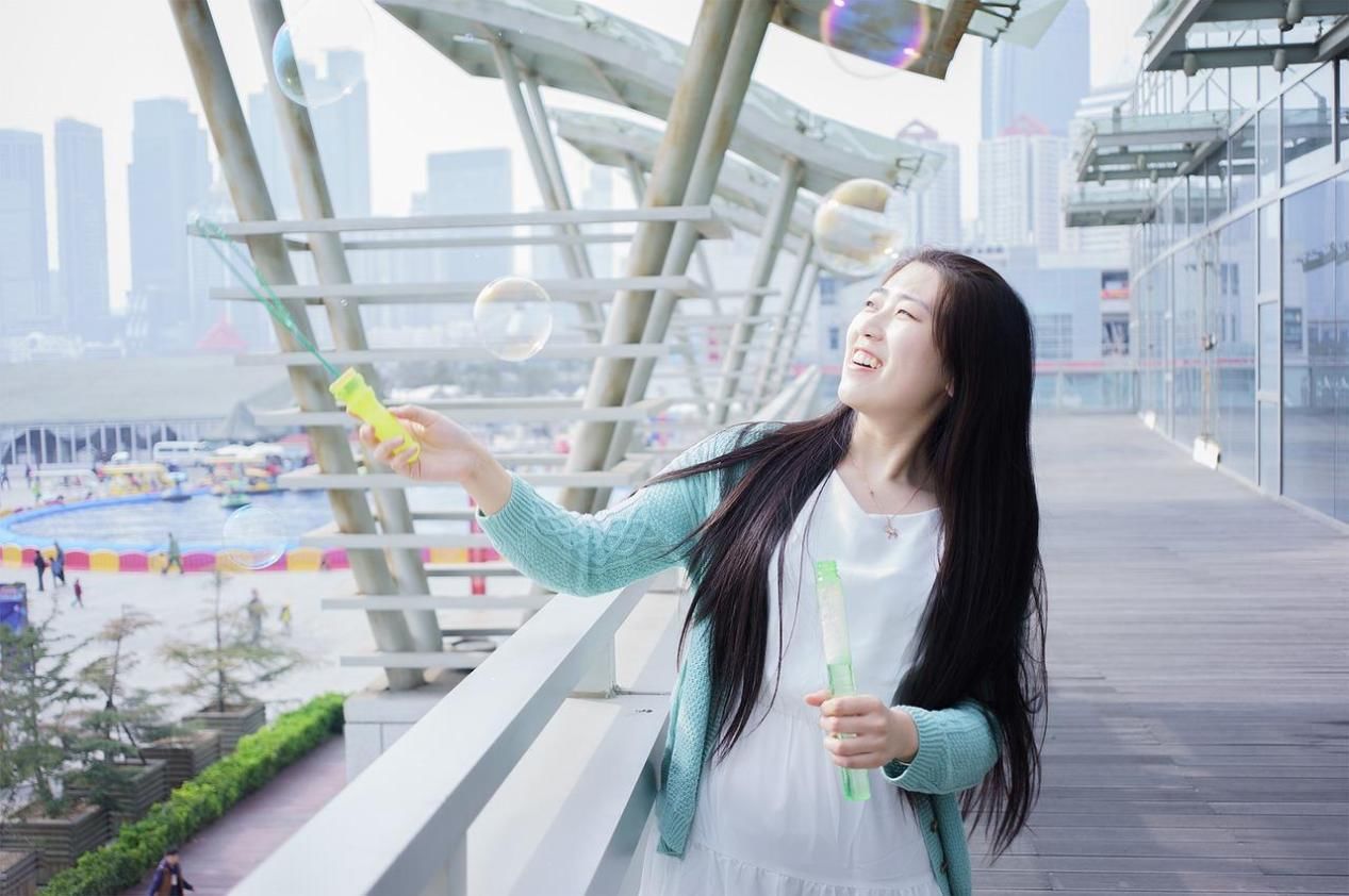 有种男人,最不懂得疼老婆,女人会跟着吃苦受累