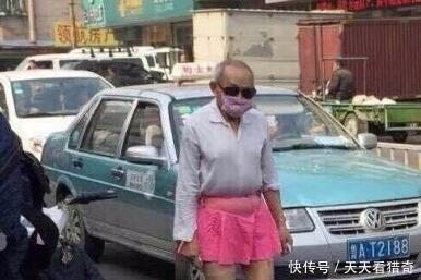 济南街头惊现炸天大爷,穿高跟鞋和粉色短裙