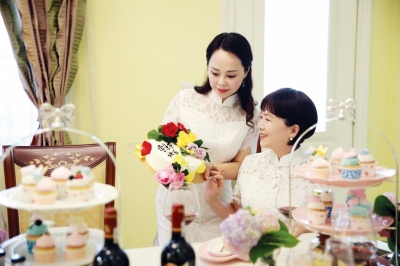 文昌社区有位"旗袍丽人"