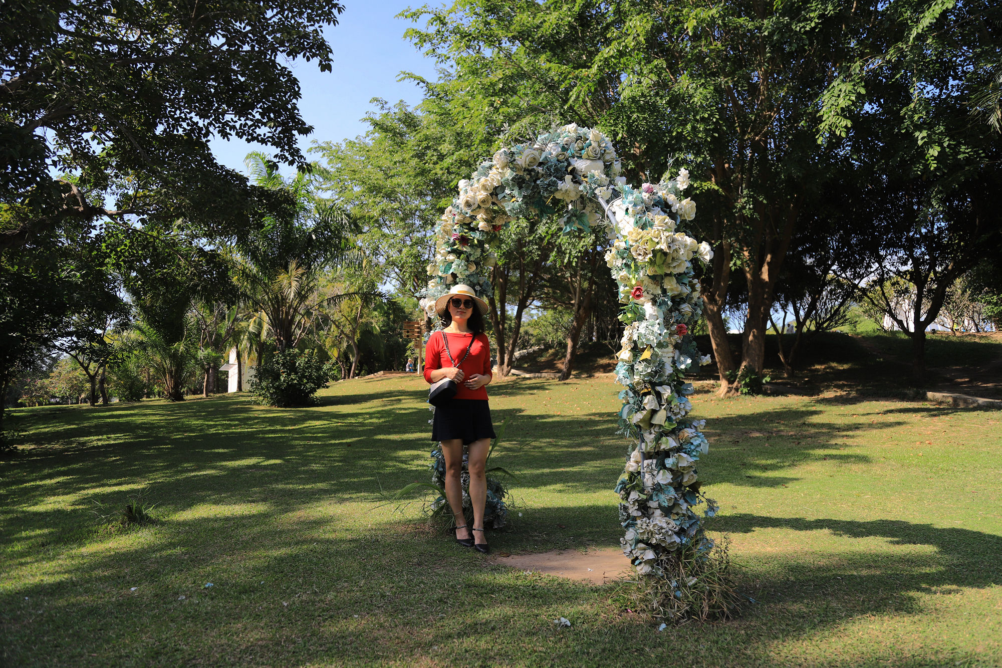 【遇上一座城】请到天涯海角来，一起去看比基尼大长腿的三亚微游