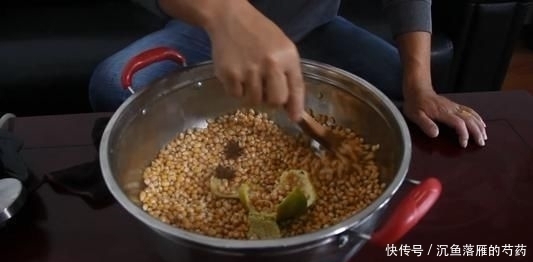  「常用」老白常用饵料配方，玉米粒和香蕉，草鱼钓到爆护