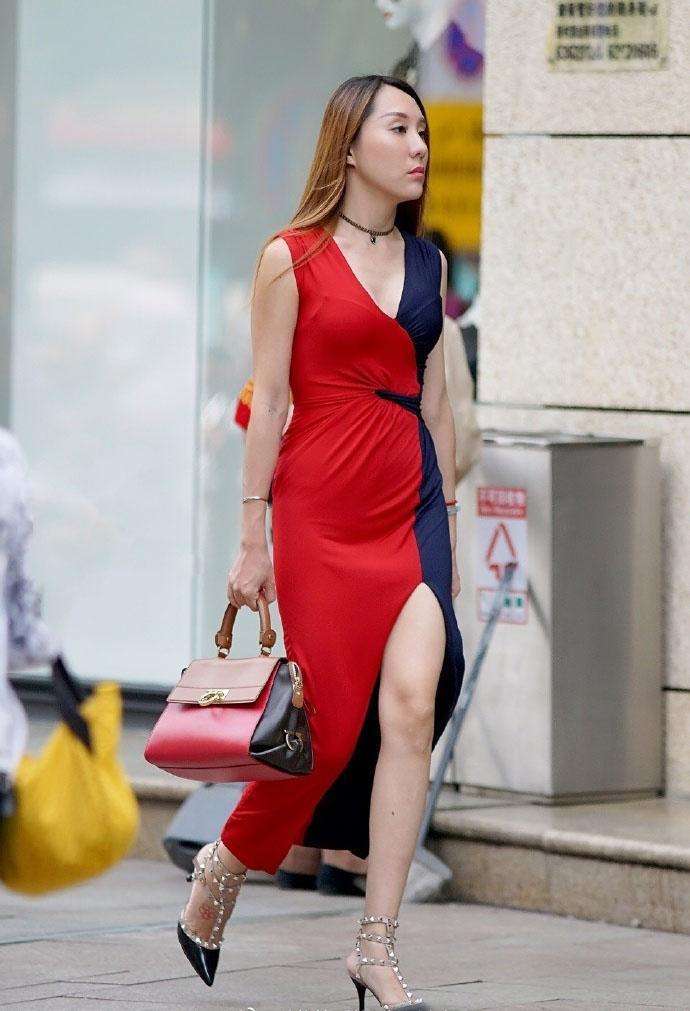 魅力街拍: 时尚色彩的穿搭尽显高级感, 图5妹子性感妩媚