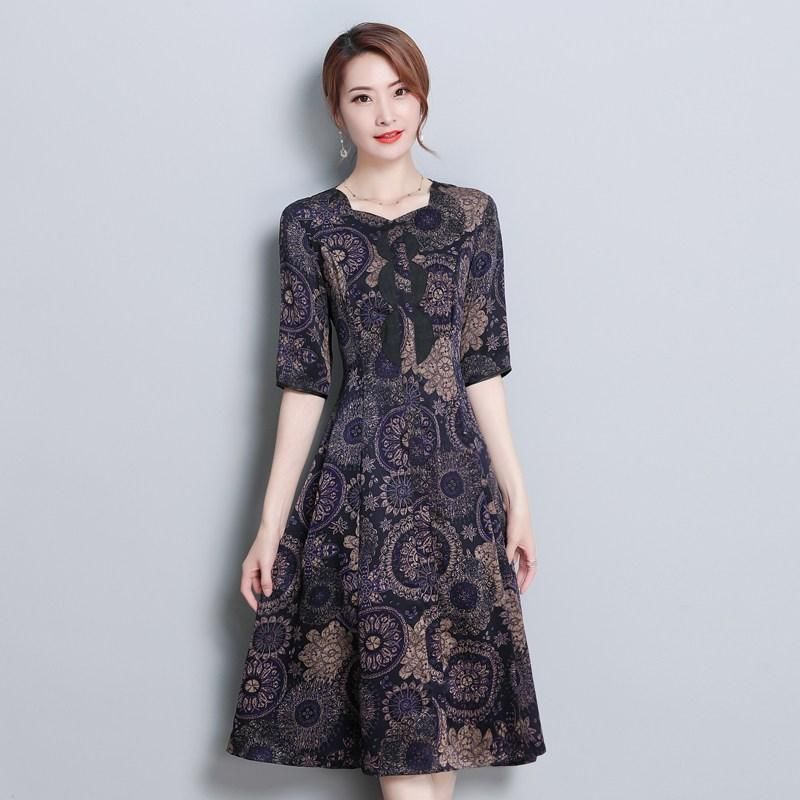 刚上市的印花“香云纱裙”，高雅华丽又显瘦，穿起来超美更有档次