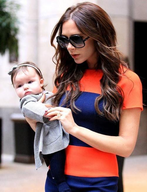 连美国第一夫人都穿贝嫂设计的服装,贝嫂果然厉害!