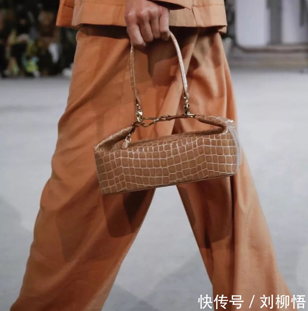  设计师■Rejina Pyo 用艺术阐述时装、年龄与女性