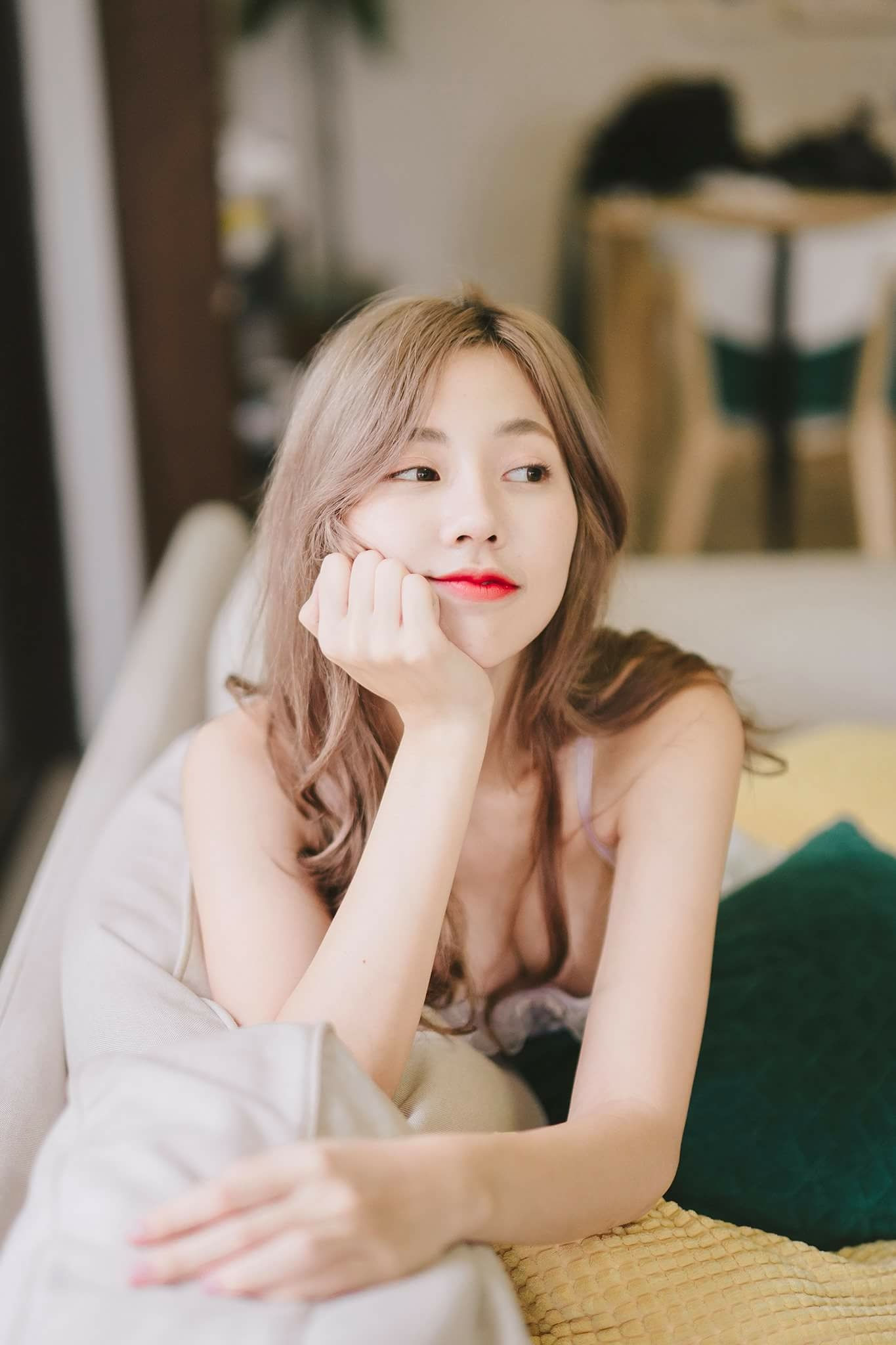 站在高跟鞋上，我才能看见真正的世界，使脚不舒服的不是鞋的……