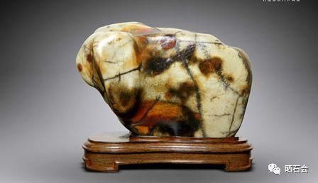 小县城发现的石头,捡来就能卖钱,成为当地人的聚宝盆