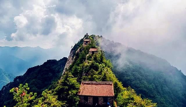 陕西西安终南山第一峰非常神奇，千斤铁庙坐山巅，山势险峻景色好