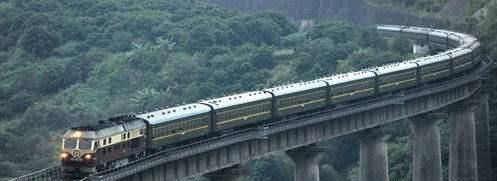  「票价」遵义到重庆2元绿皮火车，鸡鸭猪都能带上去，仅2名乘客也没停运