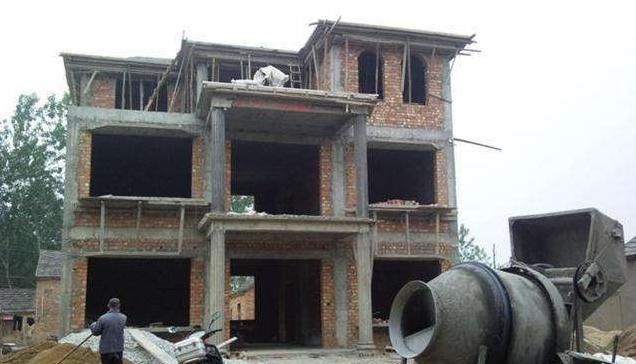  老师傅@收藏！农村建房有讲究，老师傅教你5个技巧，住别墅不是