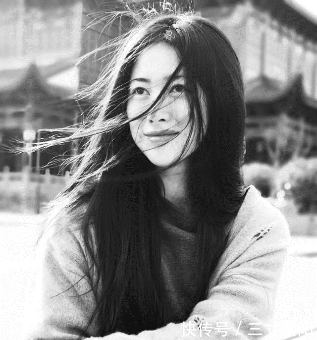 精英律师栗娜主演