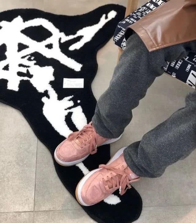 【绸缎】绸缎又俗又难穿?现在开始修改你的偏见了!