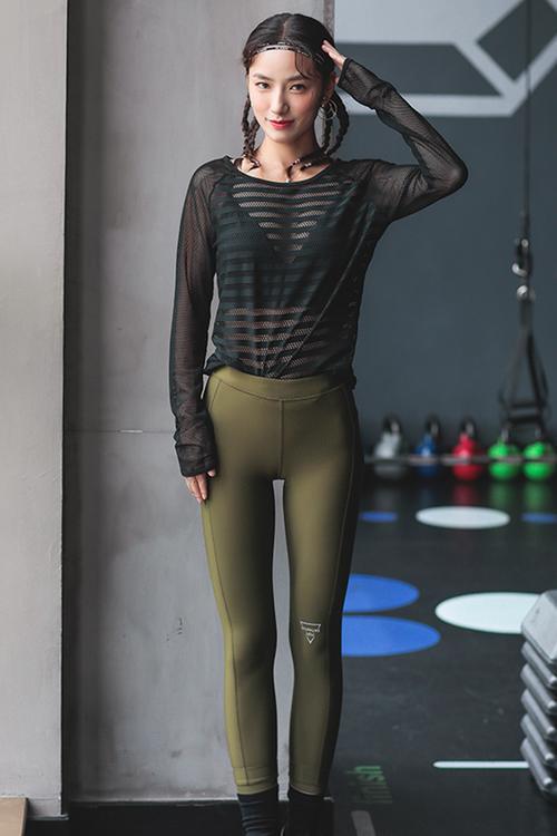 紧身打底裤：轻松展现女神气质，婀娜多姿身段尽显妩媚迷人韵味！