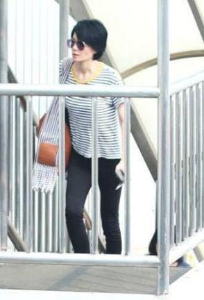 看了49岁王菲的衣品，再看看21岁的窦靖童，网友：我沉默了