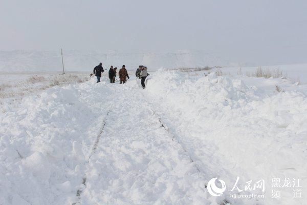  「嫩江公司」黑龙江省国资委出资企业省铁路集团全力清雪保行车安全畅通