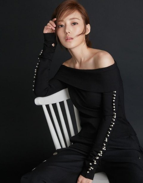 何美璇:身材傲娇，美得让人移不开眼