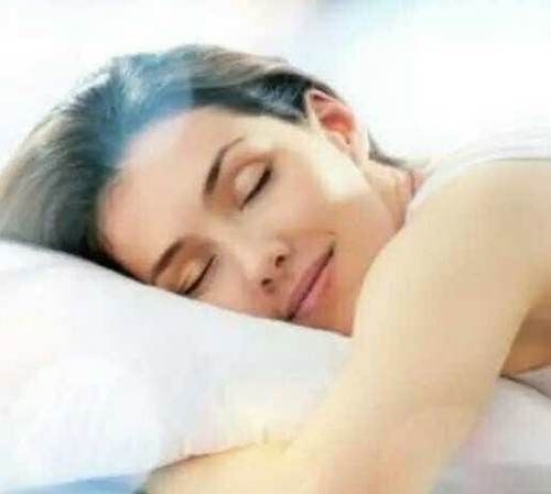 女生睡觉时头发的5种摆法,第4种最美!你是哪一种?