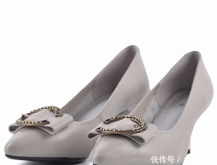 『 翻天』瞧瞧高跟鞋, 性感优雅, 不声不响美翻天,女人如果过了40,