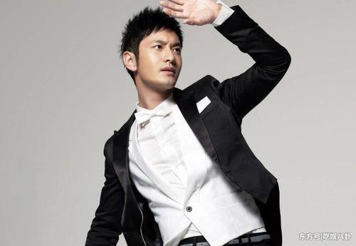 黄晓明发文“妈妈对不起”引起网友热议，网友：这是要洗白？