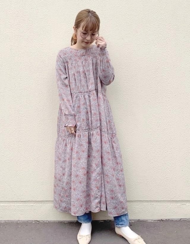 『众人』利用花柄洋装的3招混搭术让你成为众人焦点