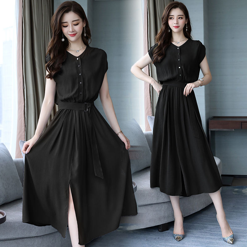 入伏天女人越来越迷人，就因穿这时尚裙装，凹凸魅力曲线显女人味