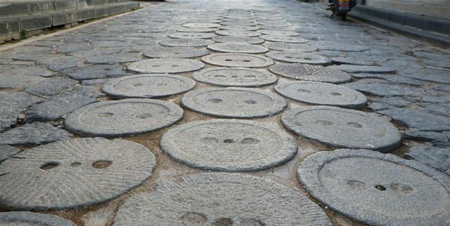 尸体|石磨奇案河里钓出尸体,石磨绑缚尸身,知县妙计破案,凶手被擒