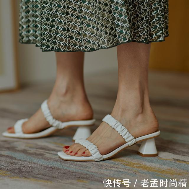 优雅■高跟凉鞋,增添优雅与美丽