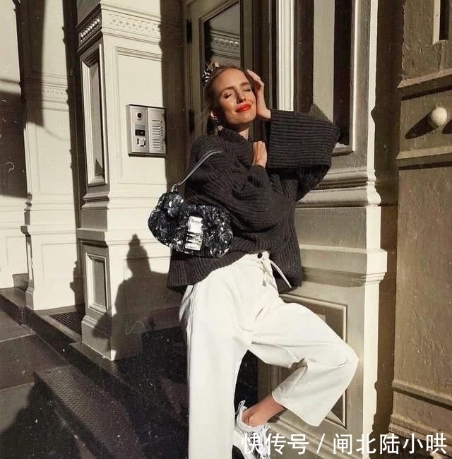 【过时】“阔腿裤”过时了,今年流行这条裤子,遮肉显高显瘦,特有范!