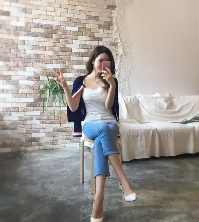 靓丽有型的牛仔裤美女，看起来如此唯美动人