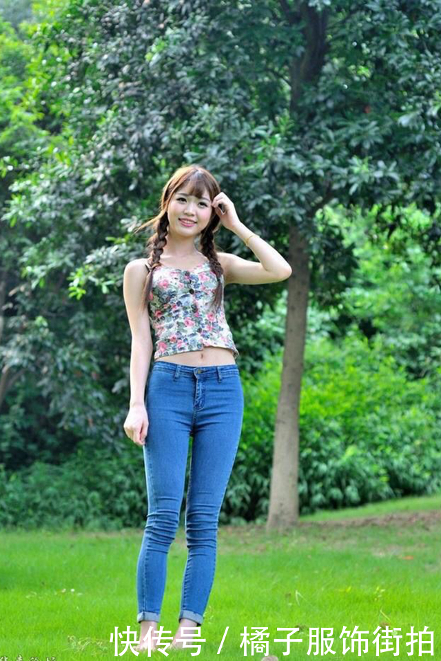 凹凸紧致的牛仔裤美女,清新自然,让人一眼难忘!