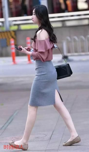  #形容#时尚魅力的连衣裙，遇见“动人的小姐姐”怎是一句话能够形容的！