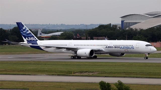 世界上飞行时间最长的航班，一趟耗时19个小时，空姐都受不了