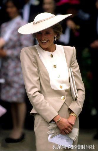 戴安娜王妃不爱高定偏偏爱它？这么丑还能大火好奇怪