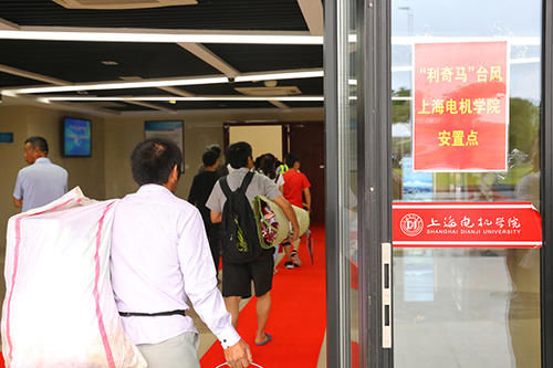 上海浦东已转移5.7万人，迪士尼度假区明日暂停开放