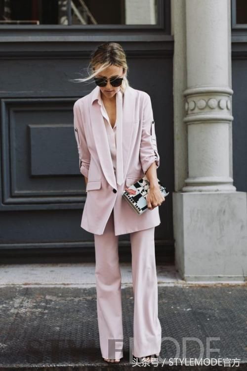 入秋的N套时髦穿搭,颜值最高还是粉色skr人!