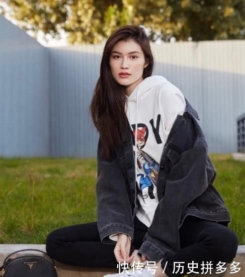  时髦：扔掉大棉袄，这几款“牌子”连帽衫才是2020开春最时髦的穿搭