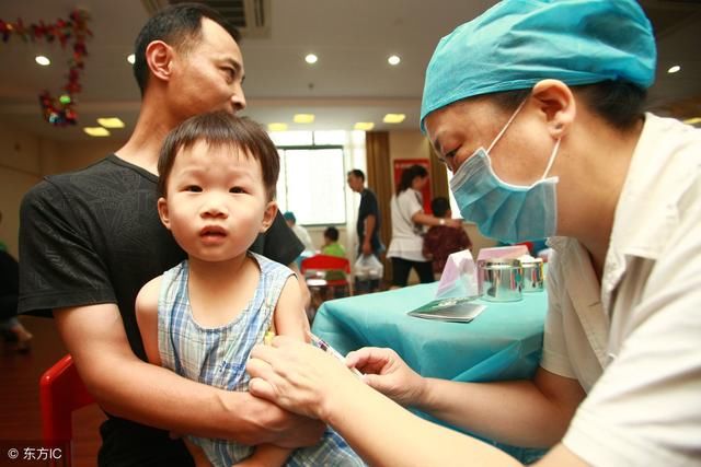 朋友圈忽悠不要扎疫苗的，比坏人还坏!不要因噎废食，害了孩子!