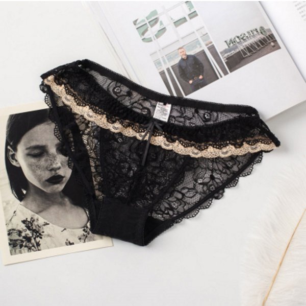 如今的女人越来越大胆!内内竟然这样穿，网友:呵呵呵呵呵