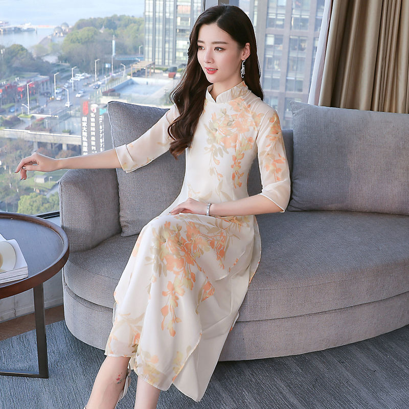 奔四奔五女人别穿地摊货,丢人!正流行的高雅裙,洋气精致美扎心