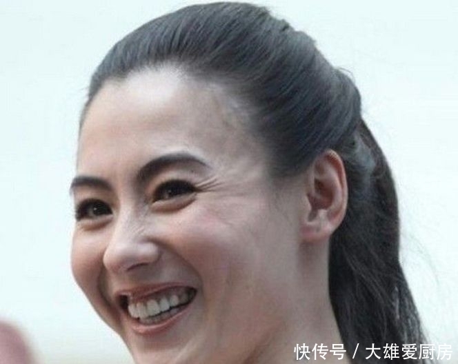 「留意」女人“提前变老”,多半和4个地方“挂钩”,大部分人都不会留意