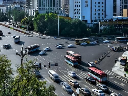 杭州，西安与成都，三座城市的城建排名如何？