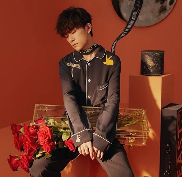 易烊千玺吻戏是虚假消息，已经被辟谣，网友：这不是青春偶像片！