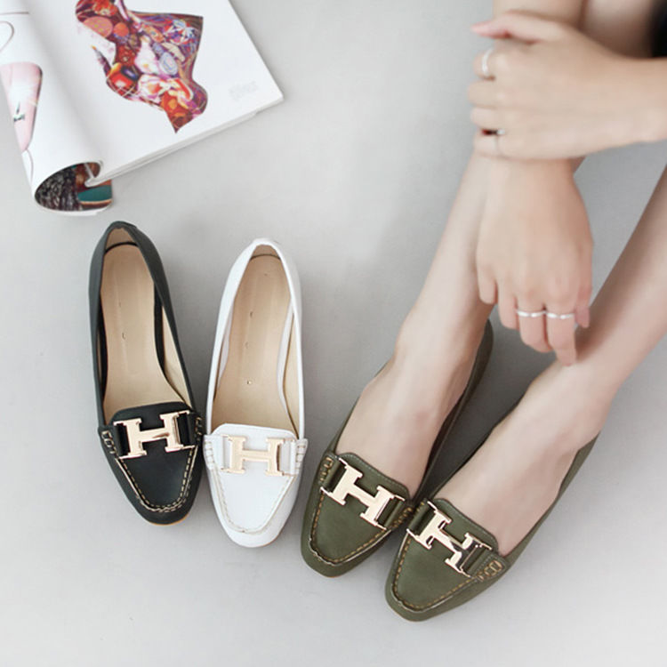 时髦的80后嫂子，早就不穿恨天高，就这样的单鞋，养脚又迷人