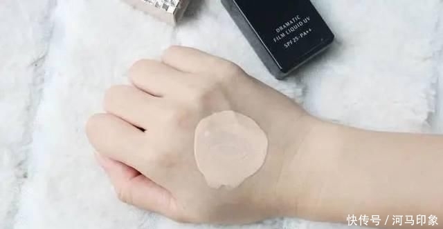 『花钱』求求你们!别再给这些难用的网红化妆品花钱了!!