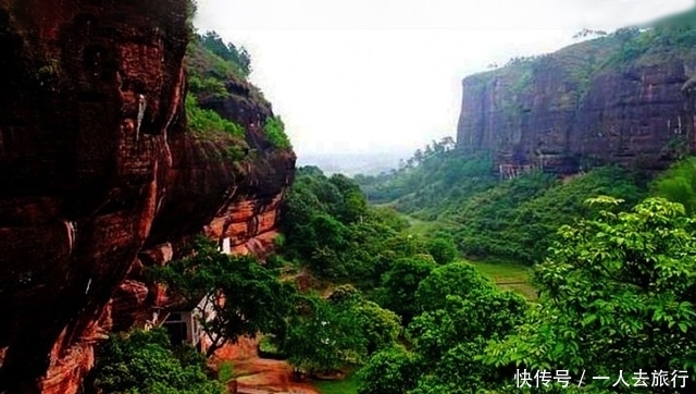 陈越王千年不散宴席，广西博白亘古宴石山