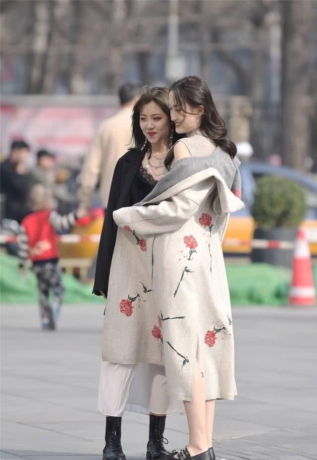  [位美女选择一]春季选择一款好看风衣，要搭配出精致的效果，你会选择什么款式？