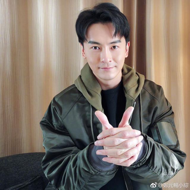 中国赞手势引模仿风潮,杨幂、baby教你怎么