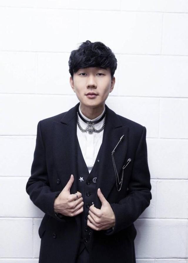 JJ被曝与粉丝结婚，还在重庆买房了，JJ回应：媒体发老婆？